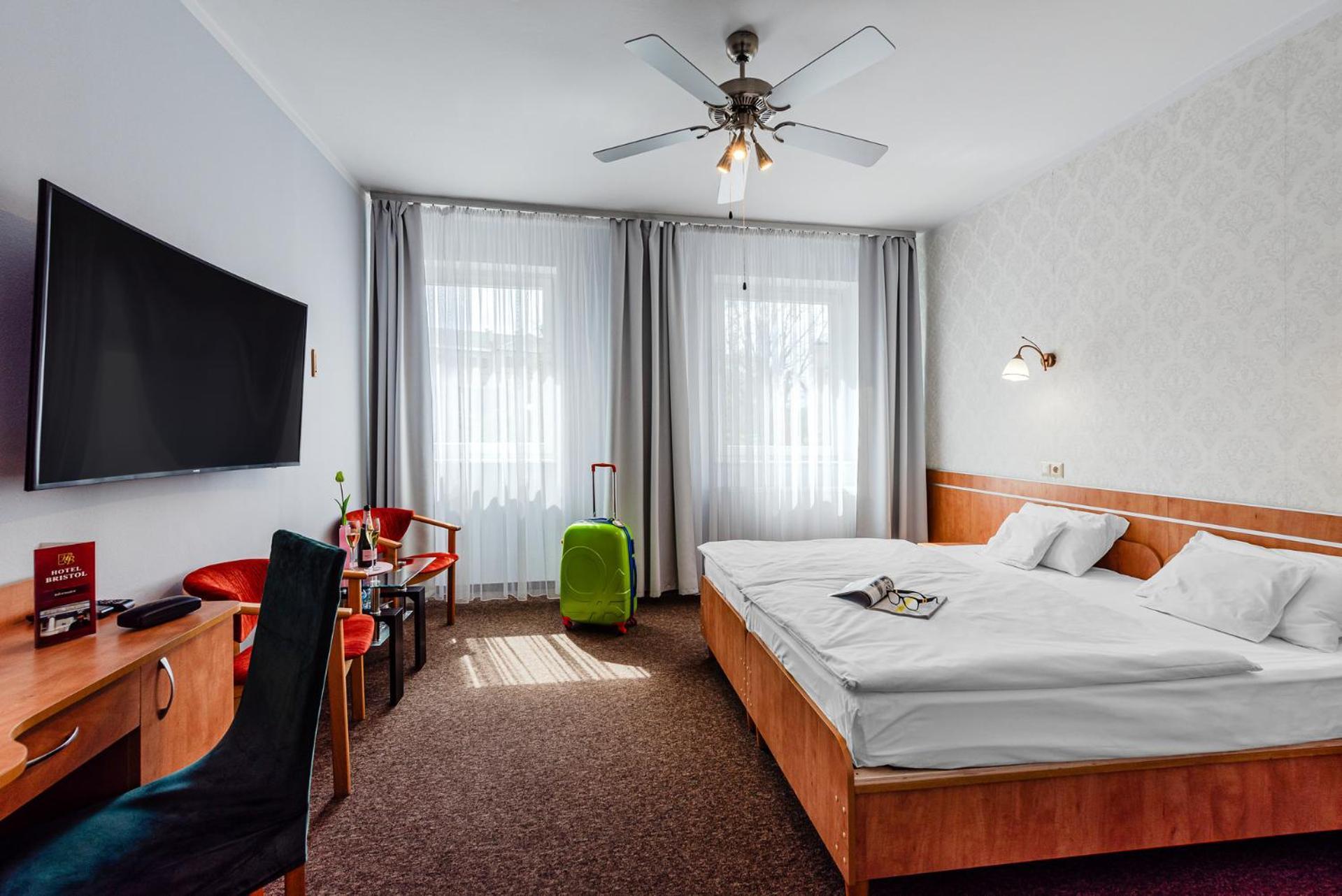 קילצה Hotel Bristol מראה חיצוני תמונה