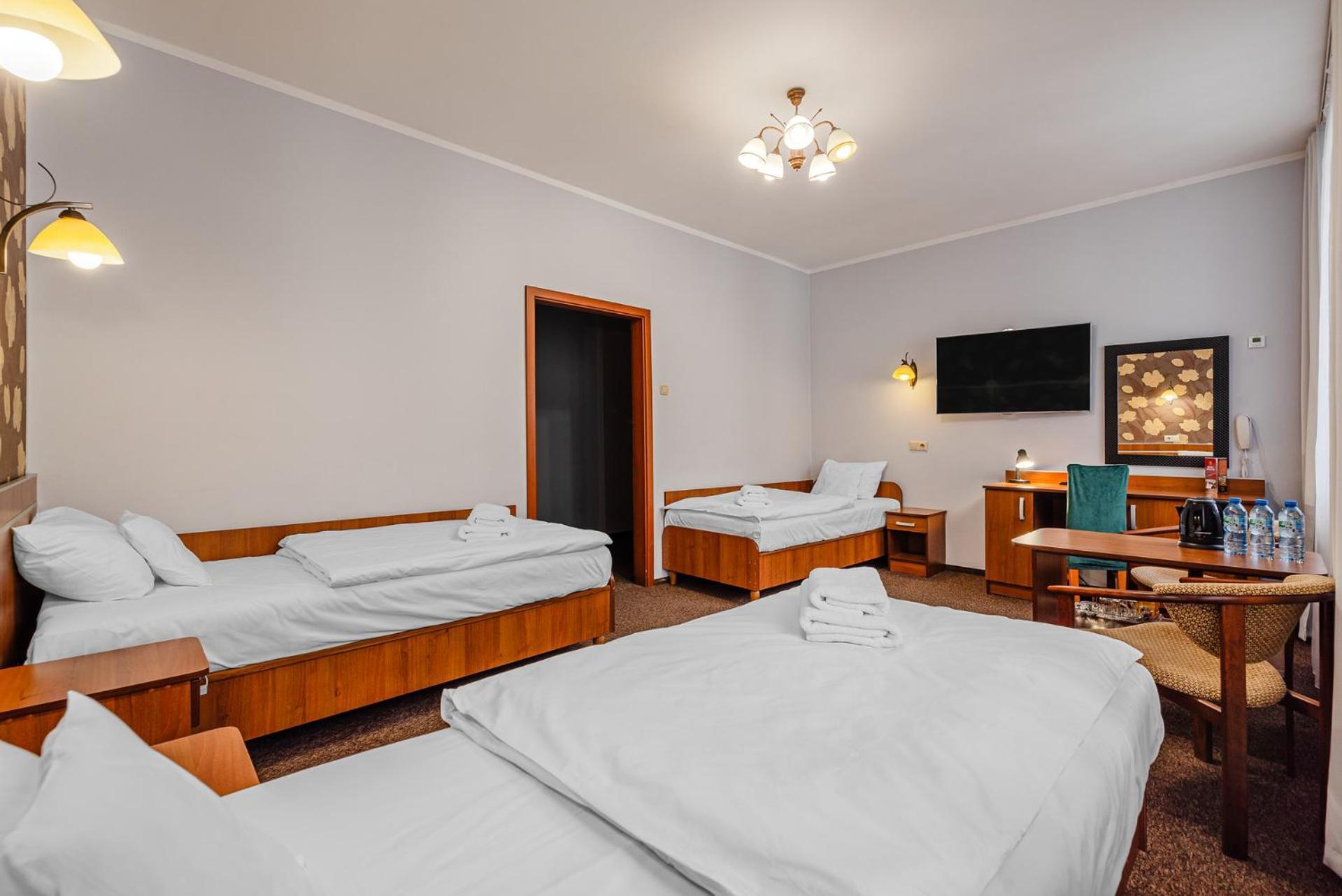 קילצה Hotel Bristol מראה חיצוני תמונה