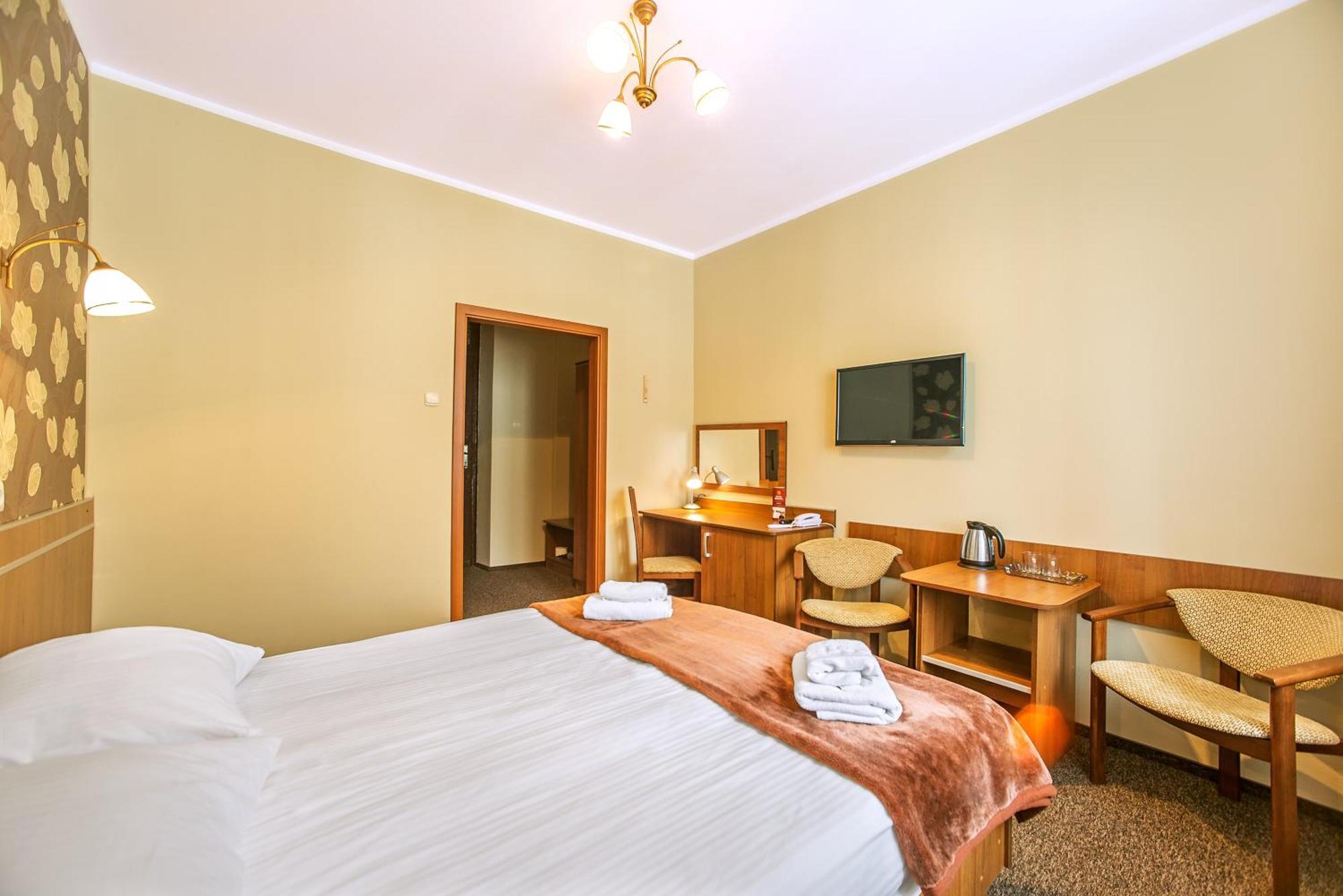 קילצה Hotel Bristol מראה חיצוני תמונה